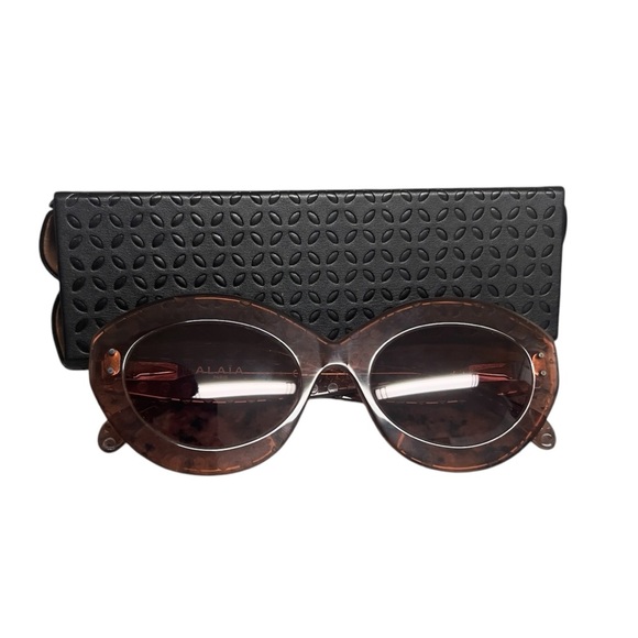Azzedine Alaia Rose Round Sunglasses - Picture 2 of 8